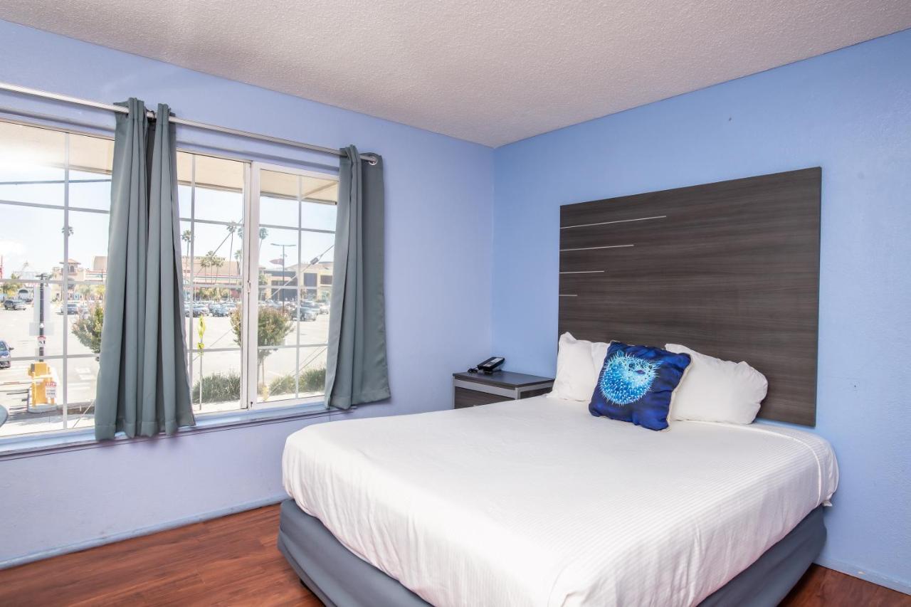 Aqua Breeze Inn Санта-Крус Экстерьер фото